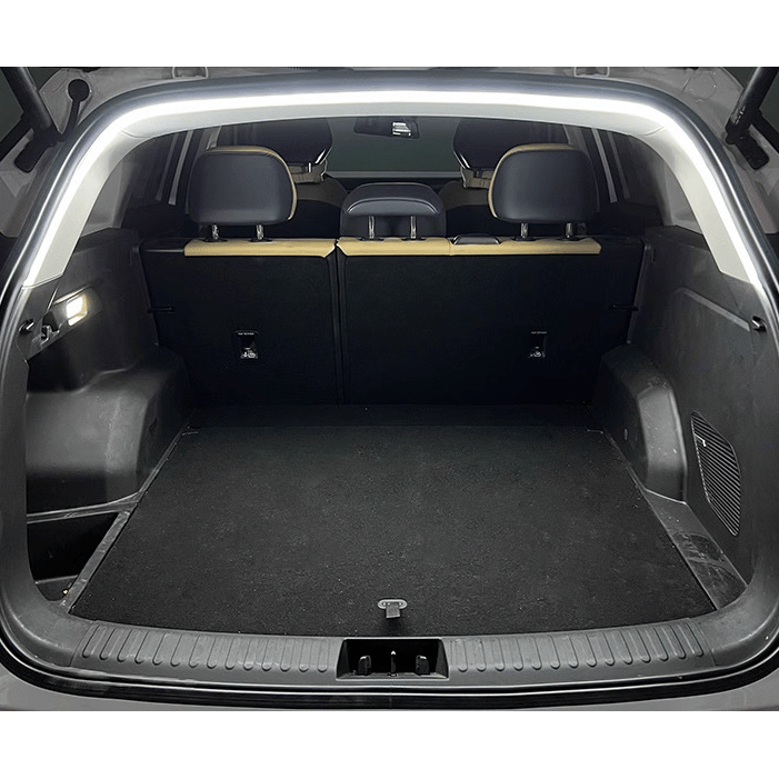 Dynamisk flytande ljuslist för bagageutrymme