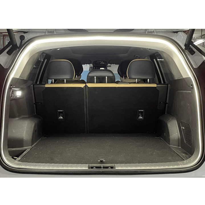 Dynamisk flytande ljuslist för bagageutrymme